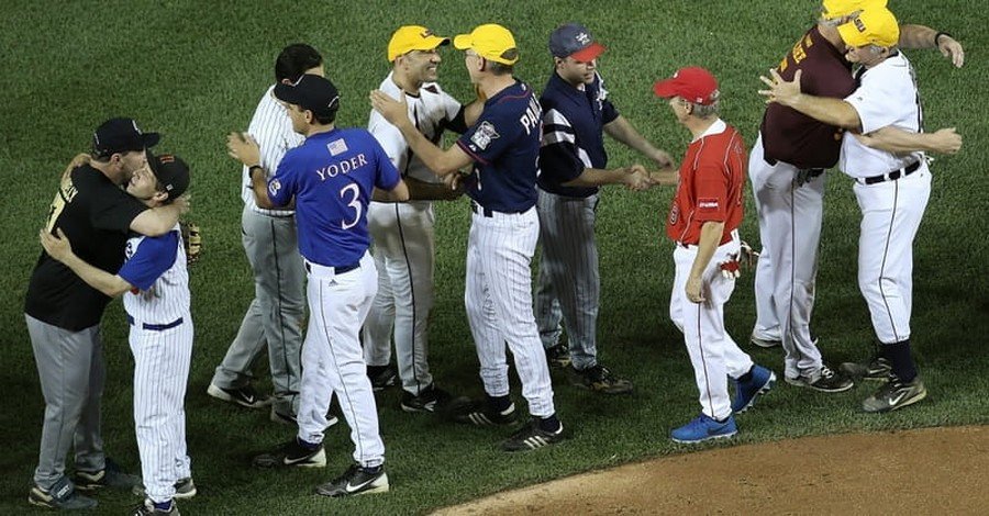 Democrats Win Congressional Baseball Game and Give Trophy ...