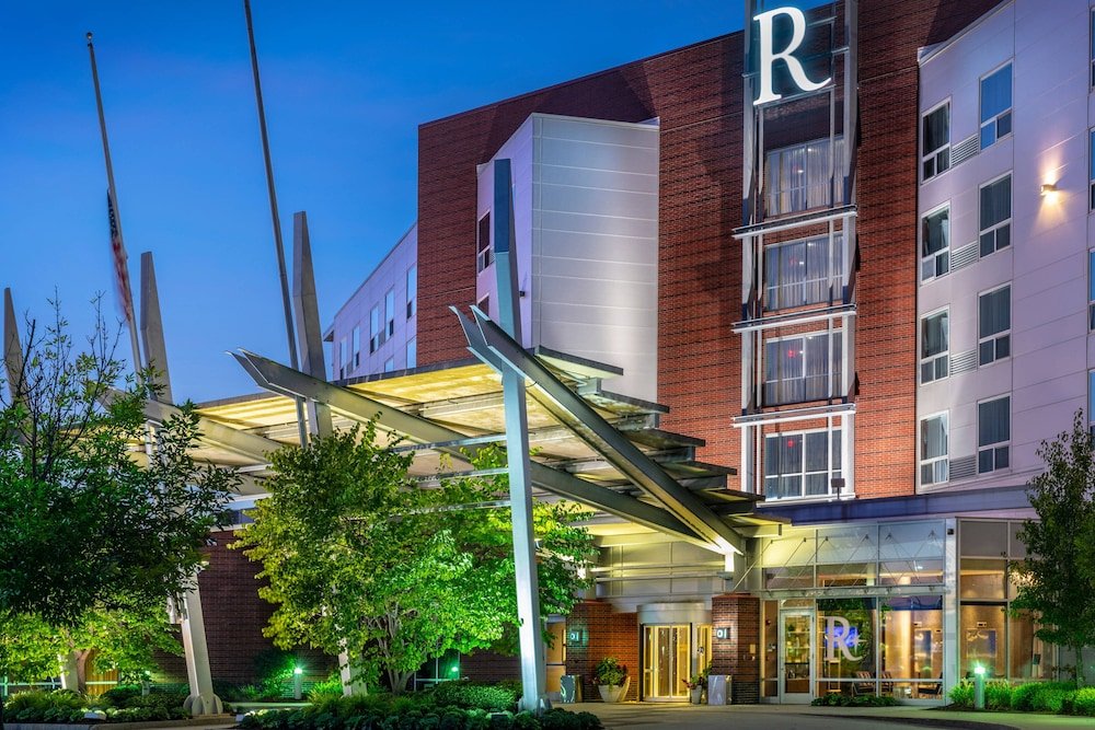 Renaissance by Marriott Boston Patriot Place Hotel in ...